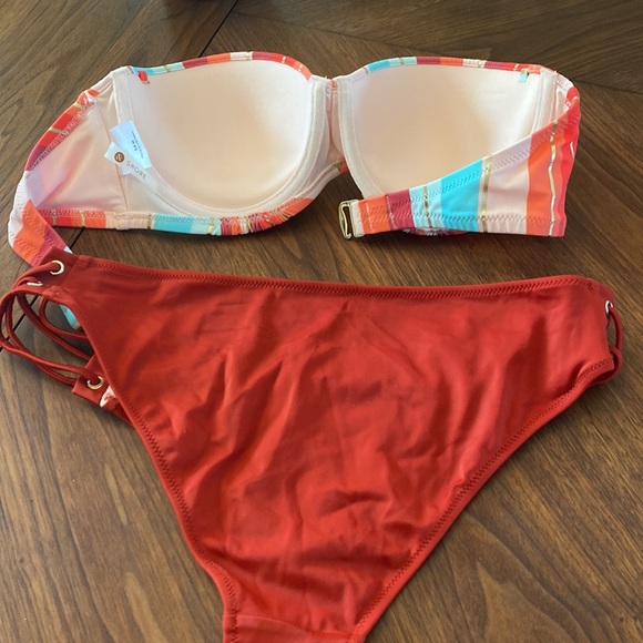 Beautiful Shade and Shore Bikini - Picture 3 of 4